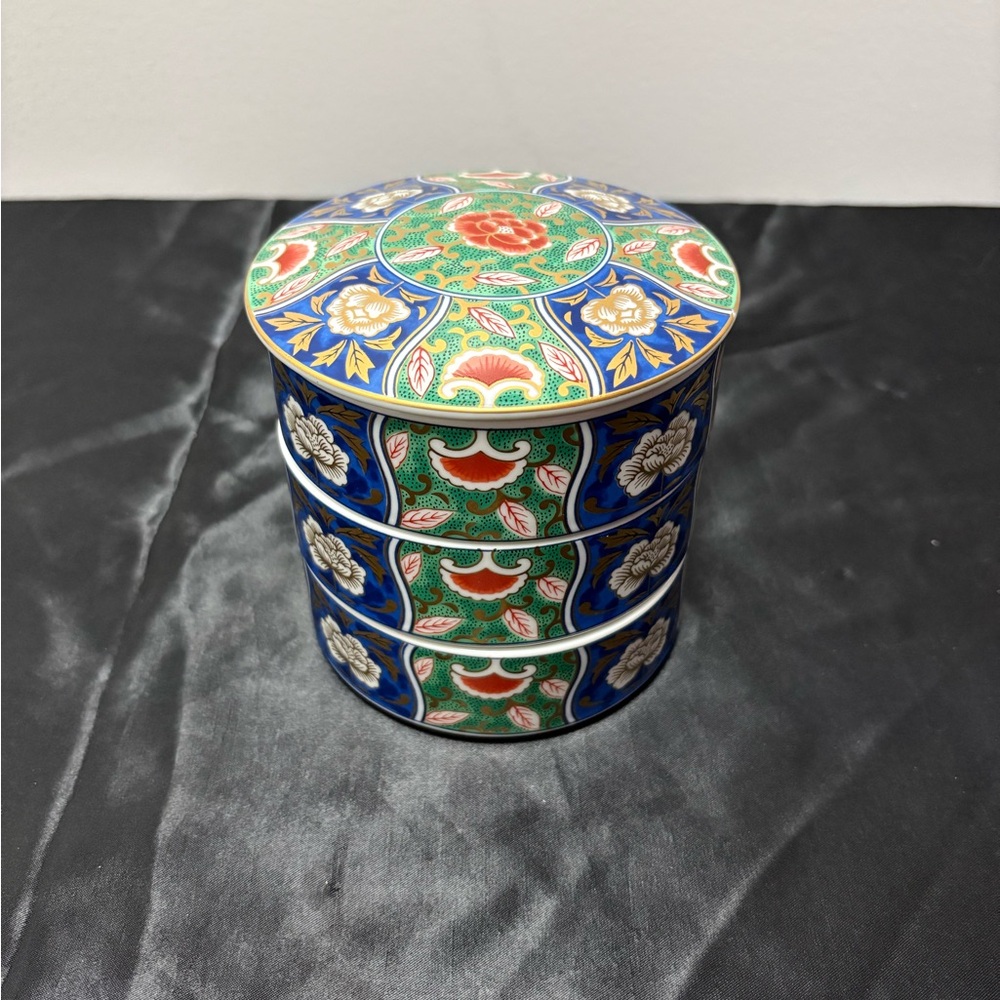 Vintage Japanese Imari ware porcelain tiered dish